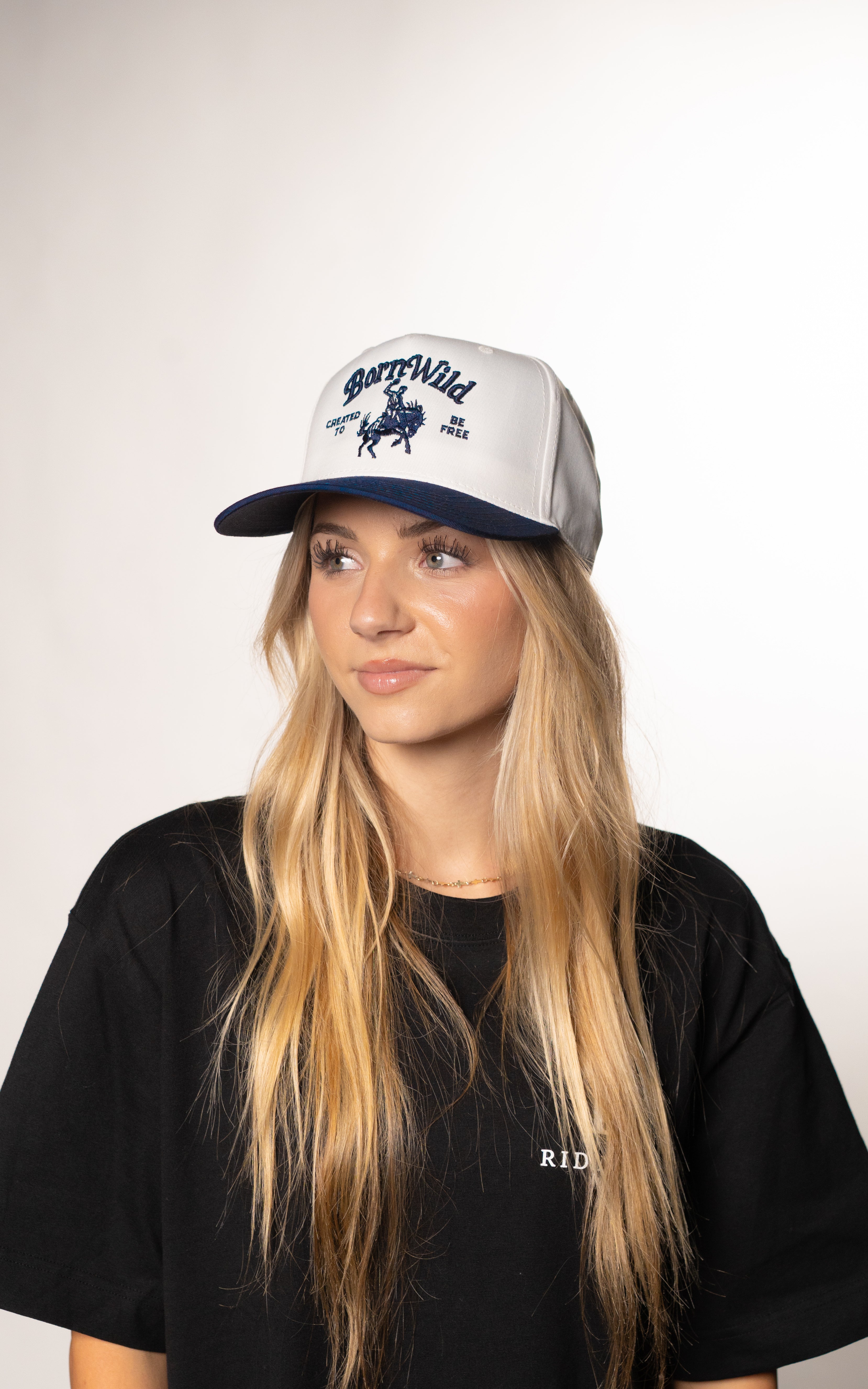 "BORN WILD" SNAPBACK - WHITE/NAVY